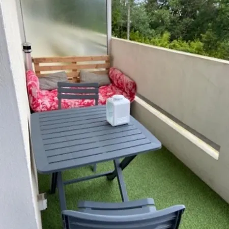 Proche Centre T2 Avec Terrasse شقة بياريتز